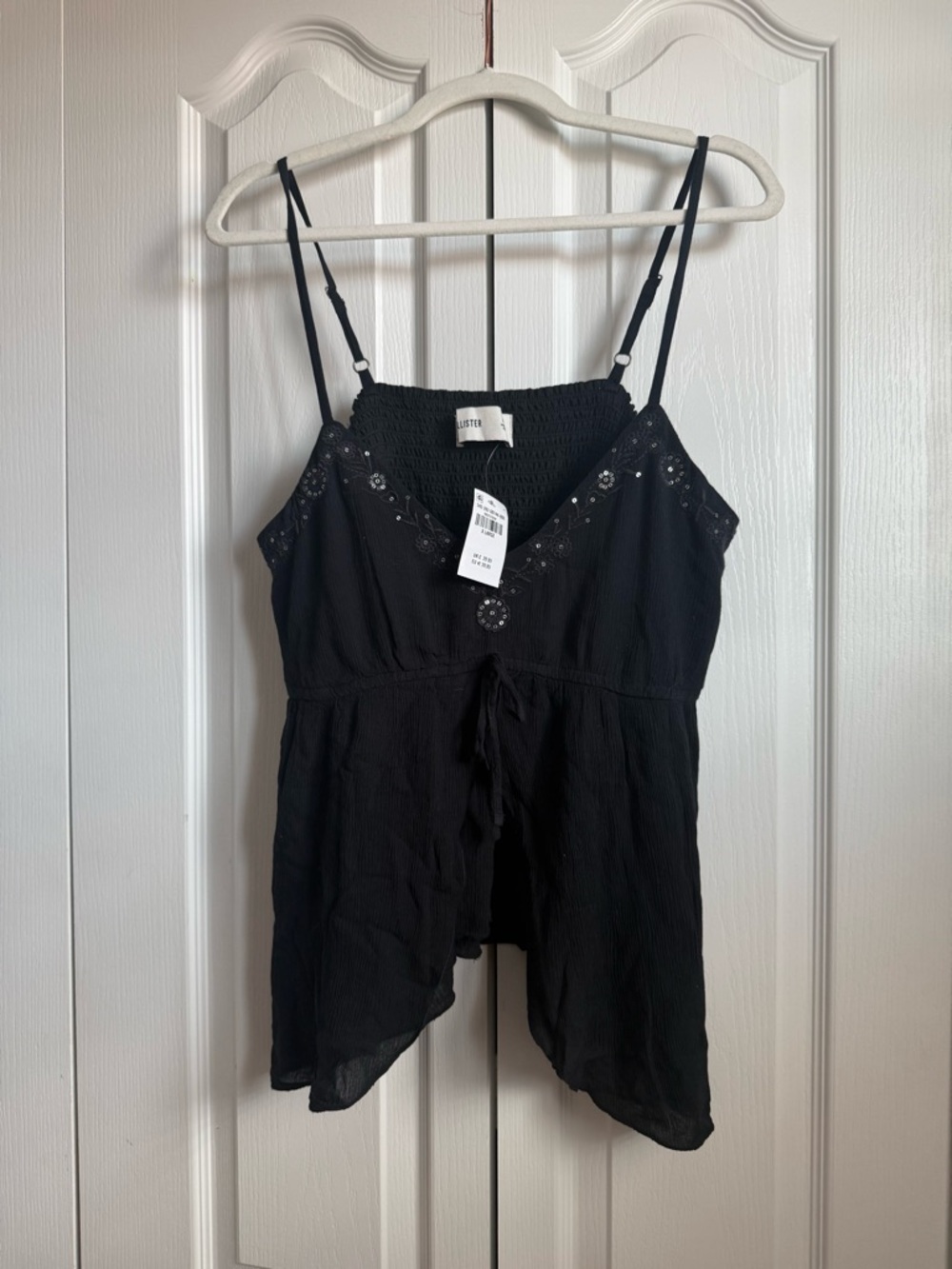 NWT!! Hollister Tank Top with split front 🖤